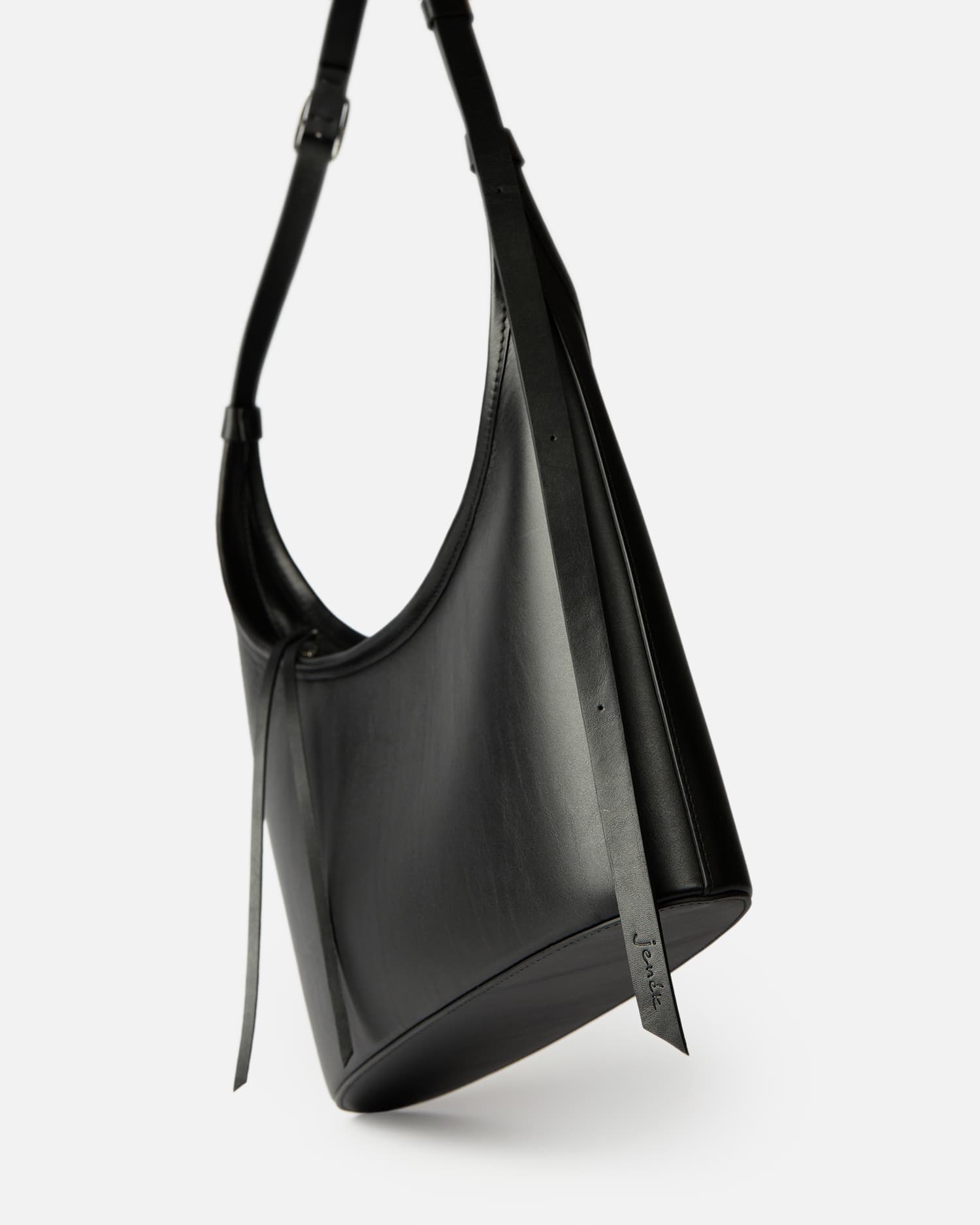 01.2MERIT LARGE BLACK