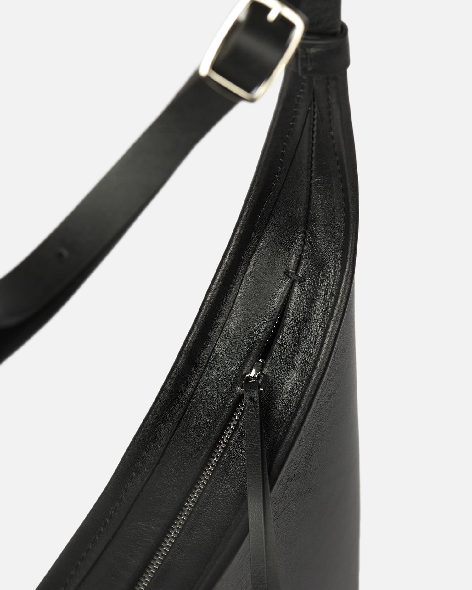 01.2MERIT LARGE BLACK