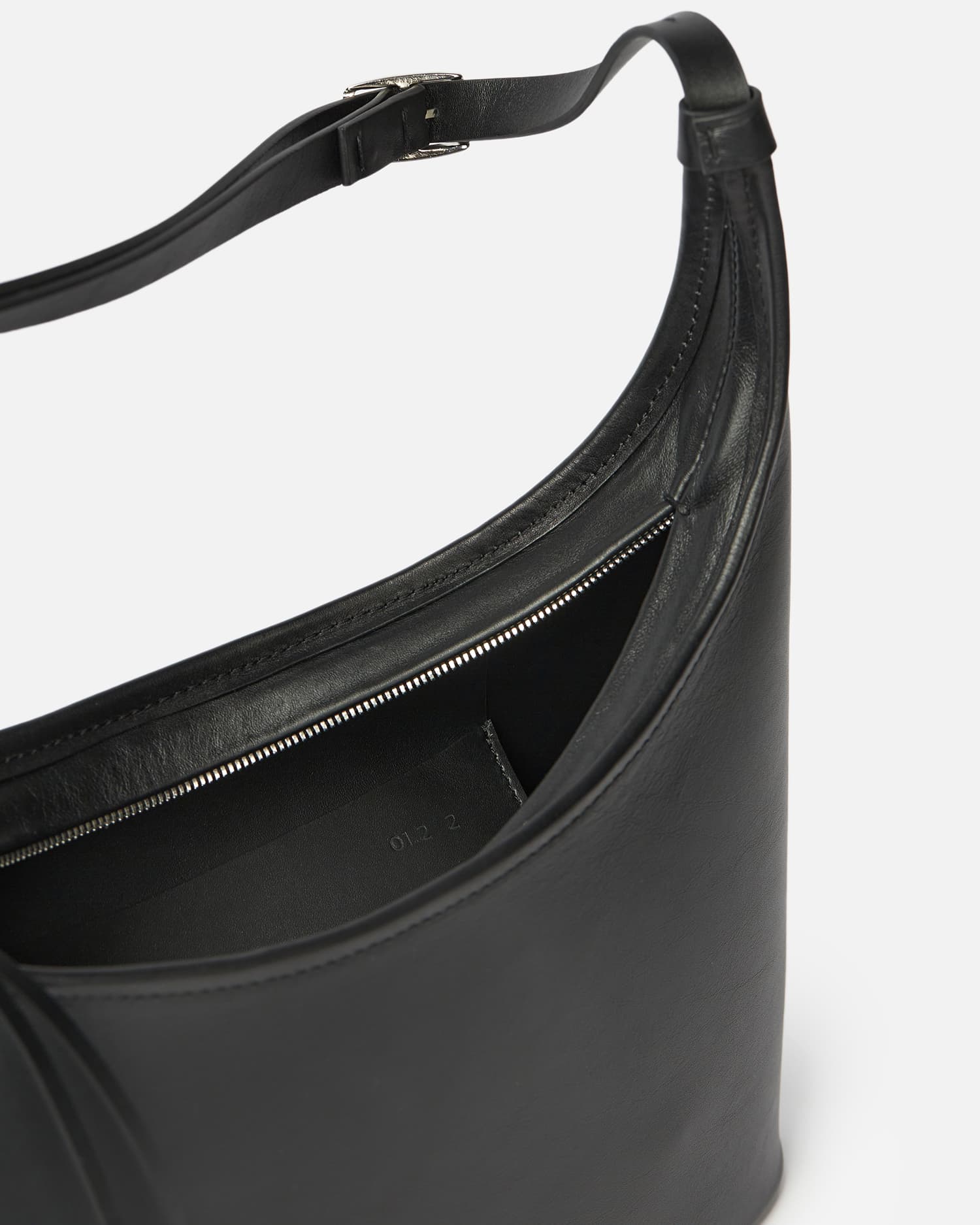 01.2MERIT LARGE BLACK