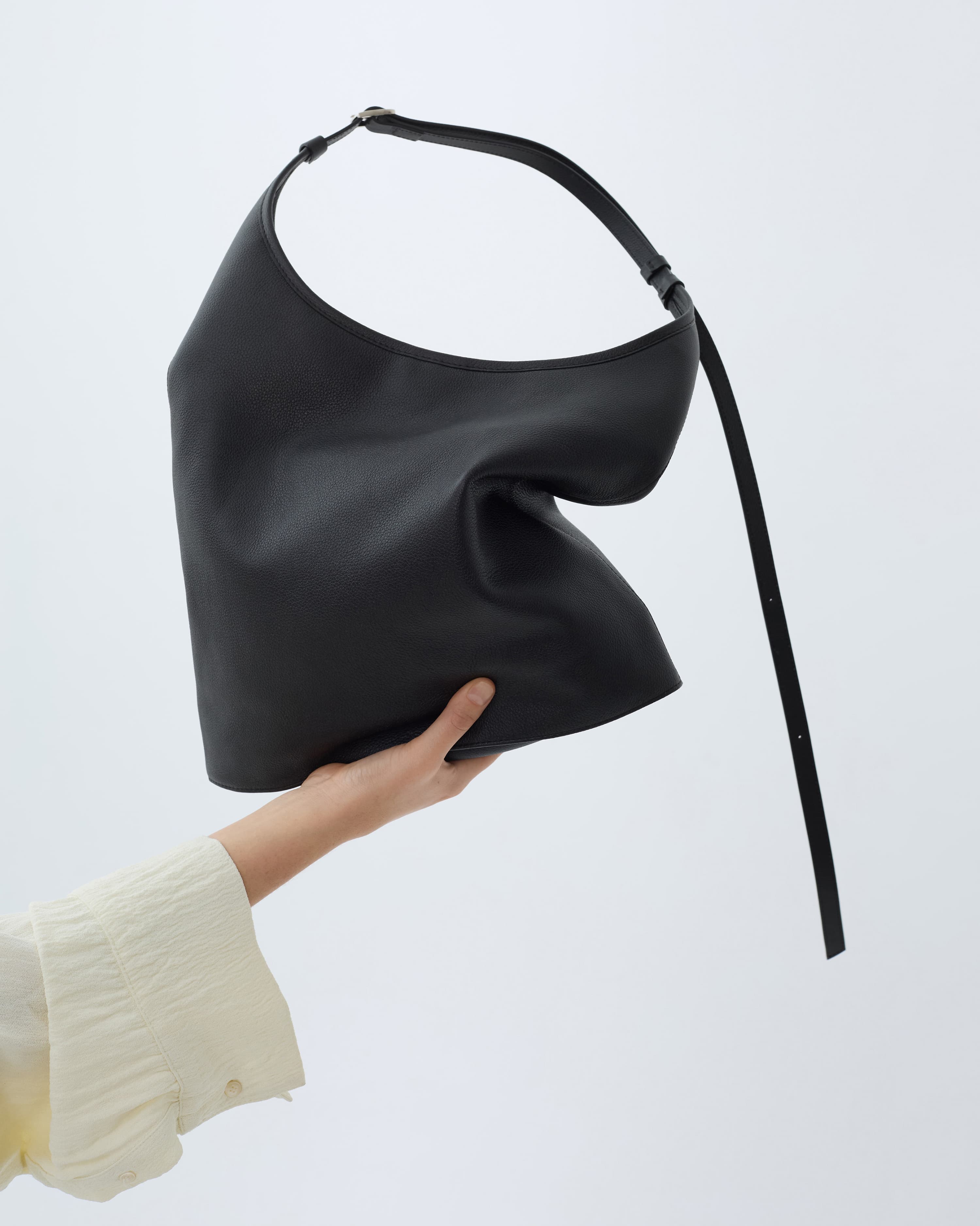 0EASE BLACK ( SILVER)