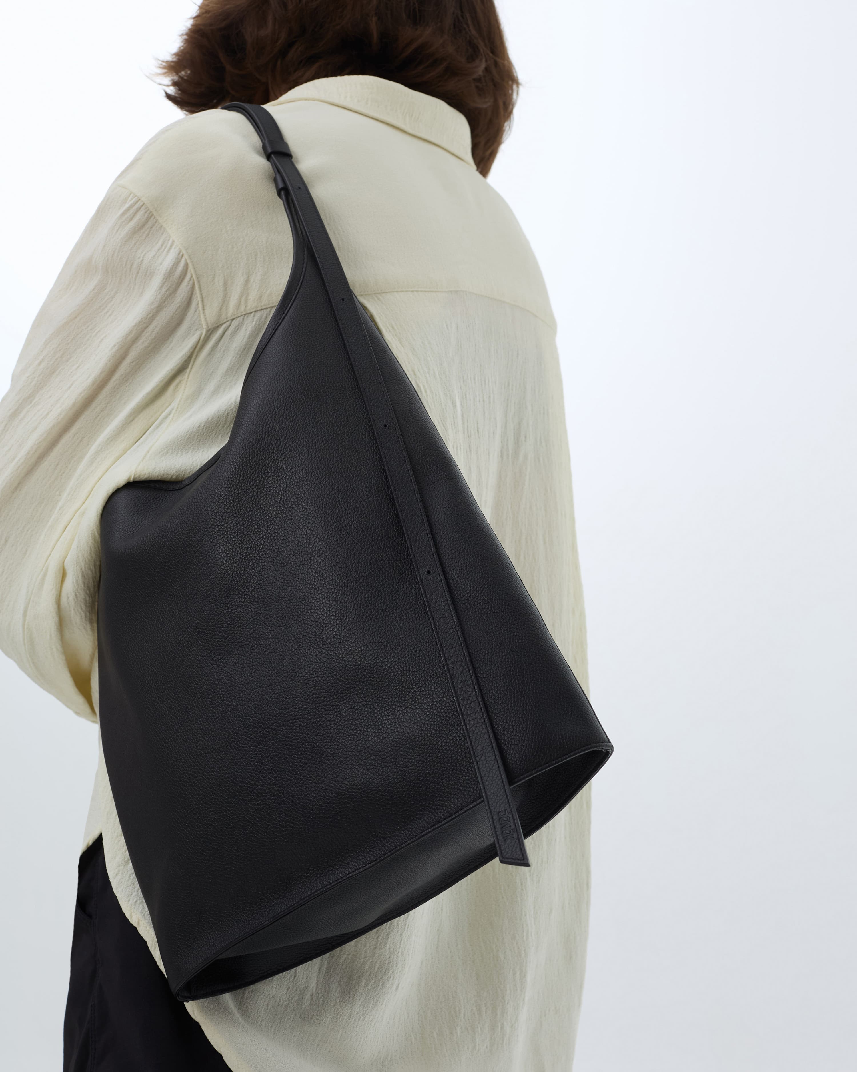 0EASE BLACK ( SILVER)